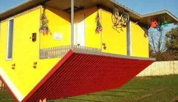 Casa Răsturnată - Bumbeşti Piţic