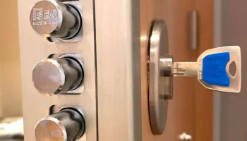Reparatii si deblocari usi si termopane Ciprian - Galați 800402