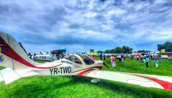 Aerodromul Clinceni -  Adresă - Clinceni