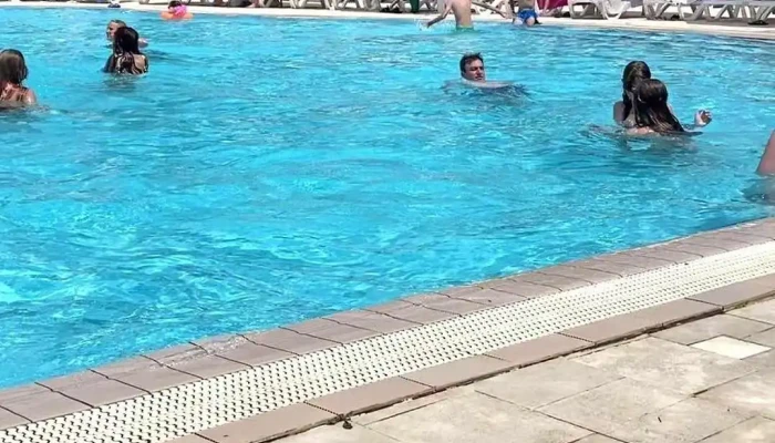 Aprilia Park -  Piscina - Sănăteşti