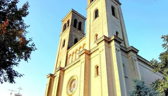 Biserica Franciscana De La Proprietar - Căpleni