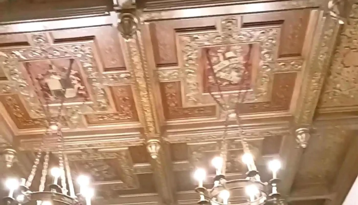 Castelul Peles Aproape De Mine - Sinaia