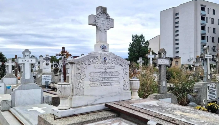 Cimitirul Adormirea Maicii Domnului -  Comentarii - București