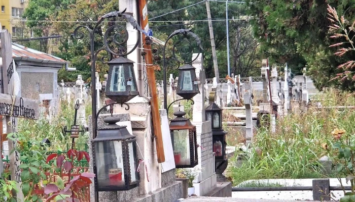 Cimitirul Adormirea Maicii Domnului -  Videoclipuri - București
