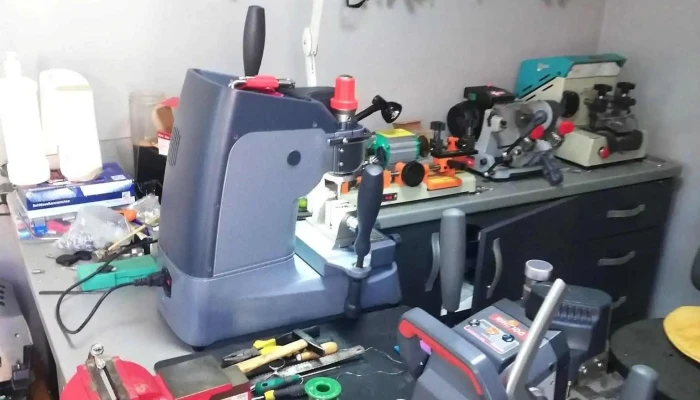 Copiat Chei Reghin Deblocari Auto Chei Auto Cu Cip Multiplicare Chei Fotografii - Reghin