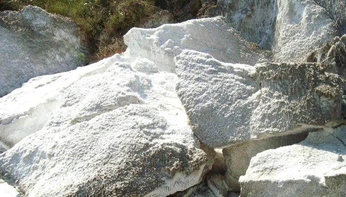 Grota Miresei -  Aproape De Mine - Slănic