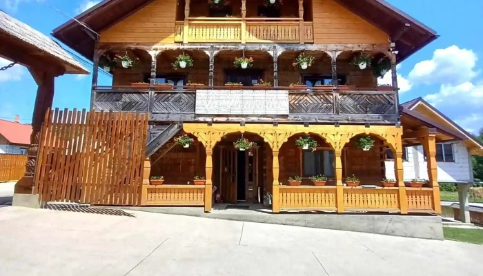 La Domnita -  Exterior - Poienile Izei