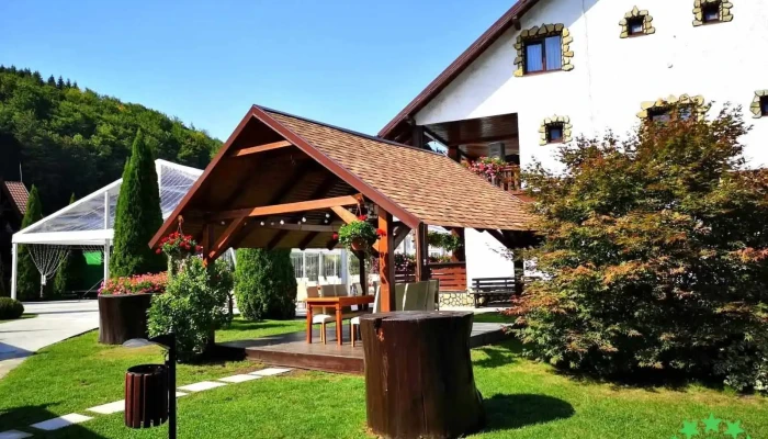 La Filuta De La Vizitatori - Văleni-stânișoara