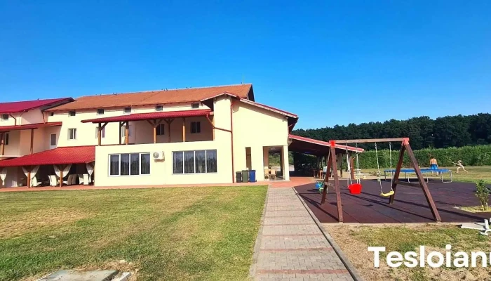 Lacul Lui Pintea -  De La Vizitatori - Livada