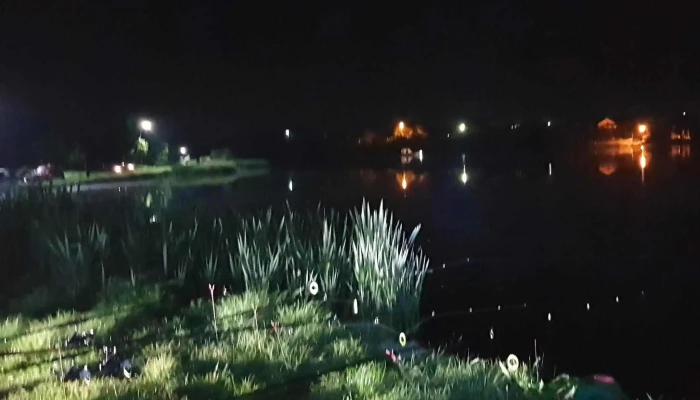 Lacul Peris Aproape De Mine - Periș