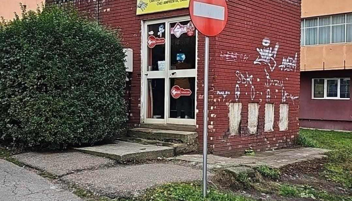 Magazin De Chei Auto Coco -  Exterior - Petroșani