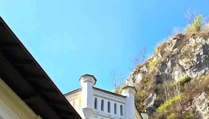 Manastirea Ortodoxa Tismana Instagram - Romania