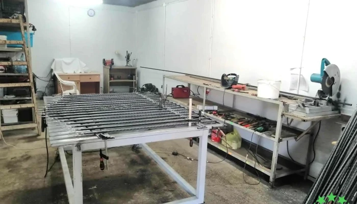 Manole Confectii Metalice Usoare Pucioasa - Pucioasa 135400