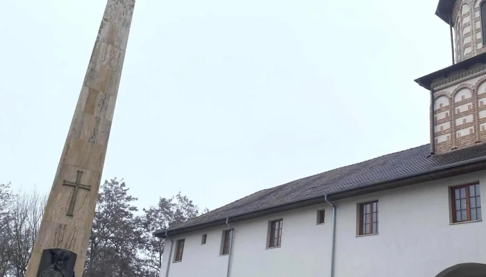 Mormantul Lui Mihai Viteazul Deschis Acum - Turda
