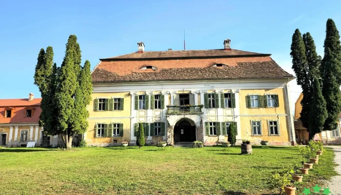Palatul Brukenthal Avrig -  De La Vizitatori - Avrig
