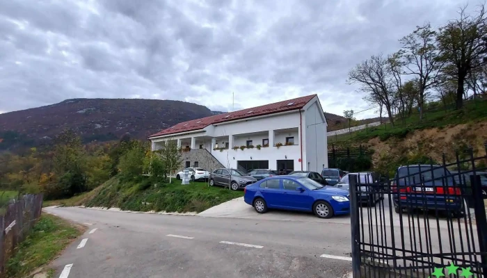Pensiunea La Mustata -  Exterior - Isverna