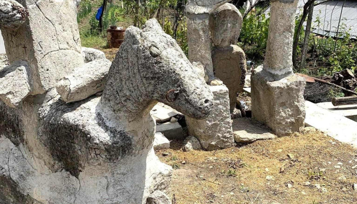Pietroasa Mica Unde - Pietroasa Mică