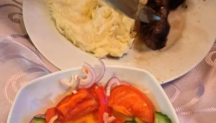 Restaurant Hanu Conachi -  Instagram - Liești