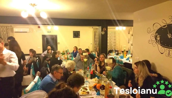 Restaurant La Pentelescu -  Atmosfera - Poiana Stampei