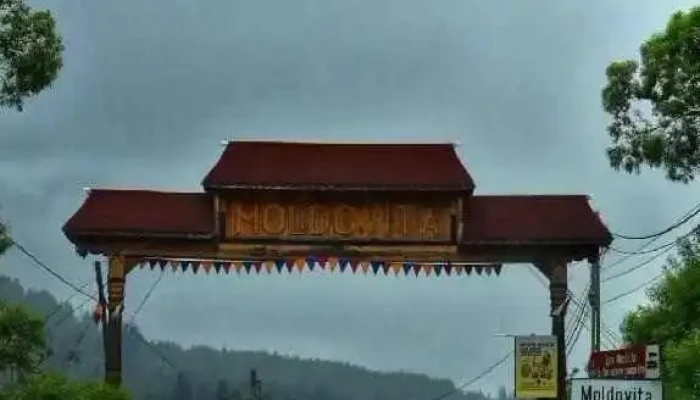 Tiroliana Moldovita De La Proprietar - Moldovița