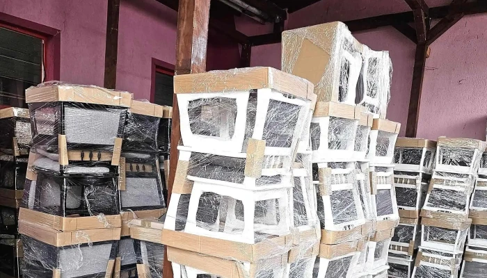 Usi Mobila Saltele Canapele Mese Falticeni Sediu Secundar Al Axet Vgp Impex Srl Recenzii - Fălticeni